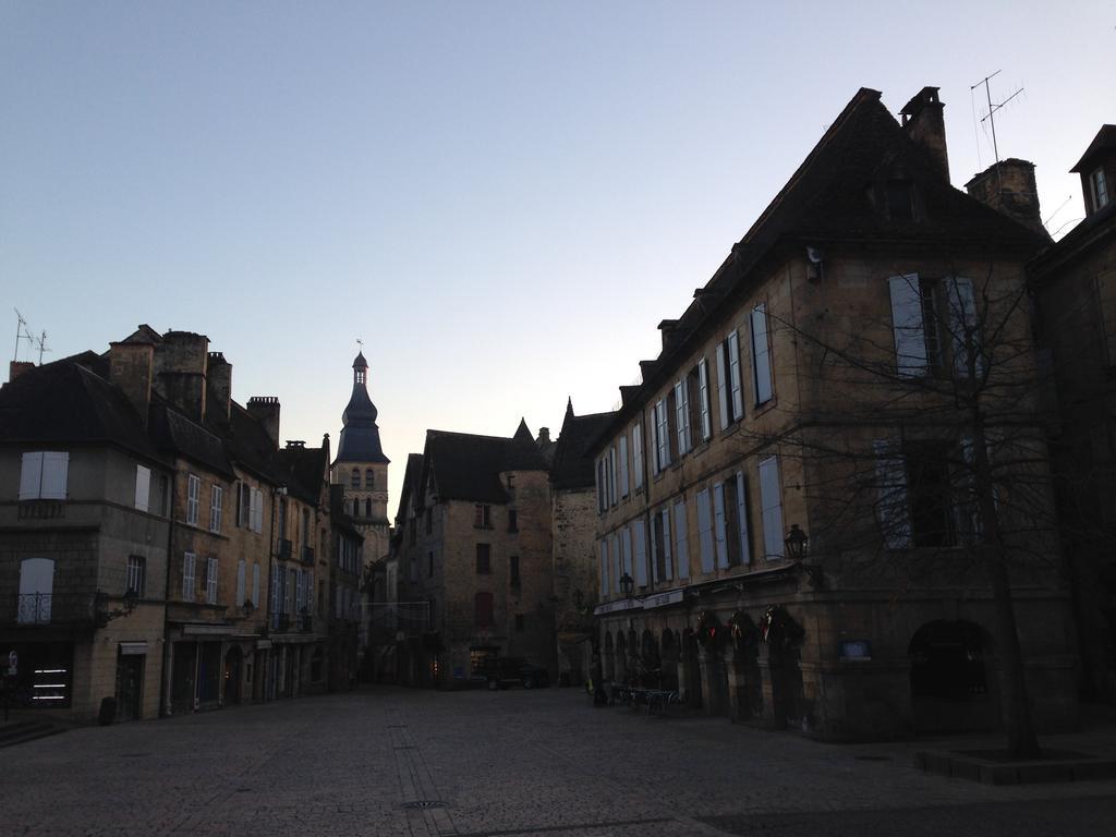 Chambres D'Hotes Le Casse Noix ซาร์ลา-ลา-กาเนดา ภายนอก รูปภาพ